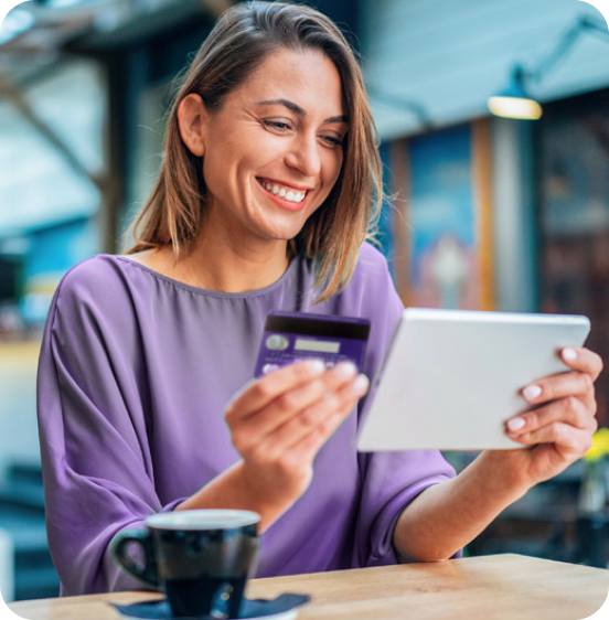 Persona pidiendo un Avance en efectivo online